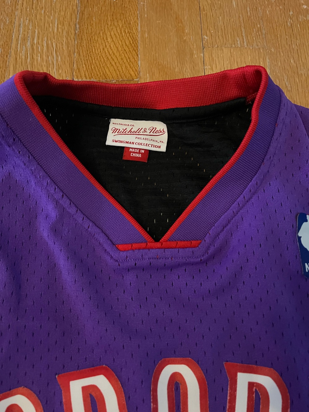 Toronto Raptors Vince Carter Jersey - Picture 4 of 7